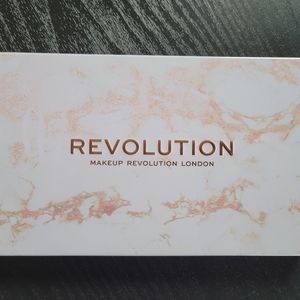 Makeup Revolution Decadent eyeshadow pallet